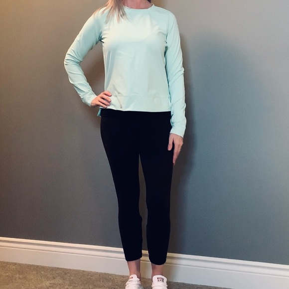 Mint green rare lululemon shirt - Picture 6 of 7